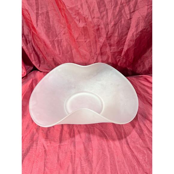 Vintage 14” White Satin Glass Wave Bowl Tray Freeform Design Centerpiece Platter - Picture 1 of 9